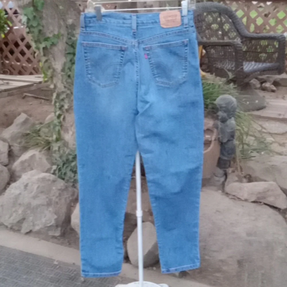 Woman's Levi jeans, good condition. Light blue512 classic slim Tapered 10s